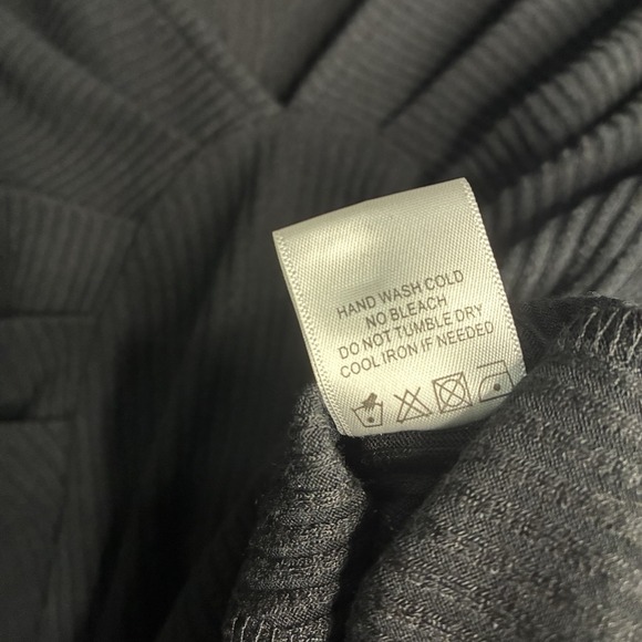 Majorelle Revolve Women's Medium Black Ribbed Long Puff Sleeve Bodysuit V Neck - Picture 3 of 8